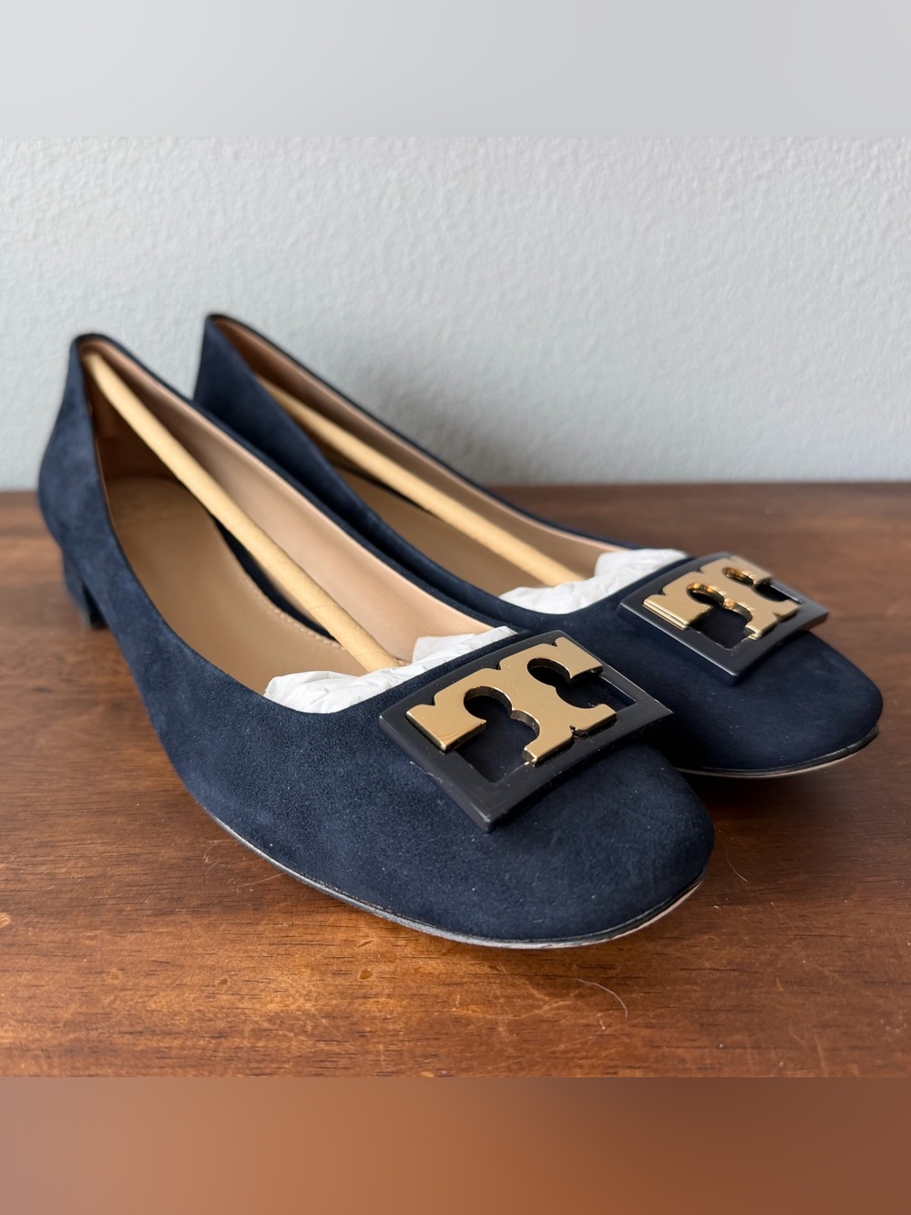 Tory Burch navy blue kid suede Gigi pumps Women’s size 8 new in box